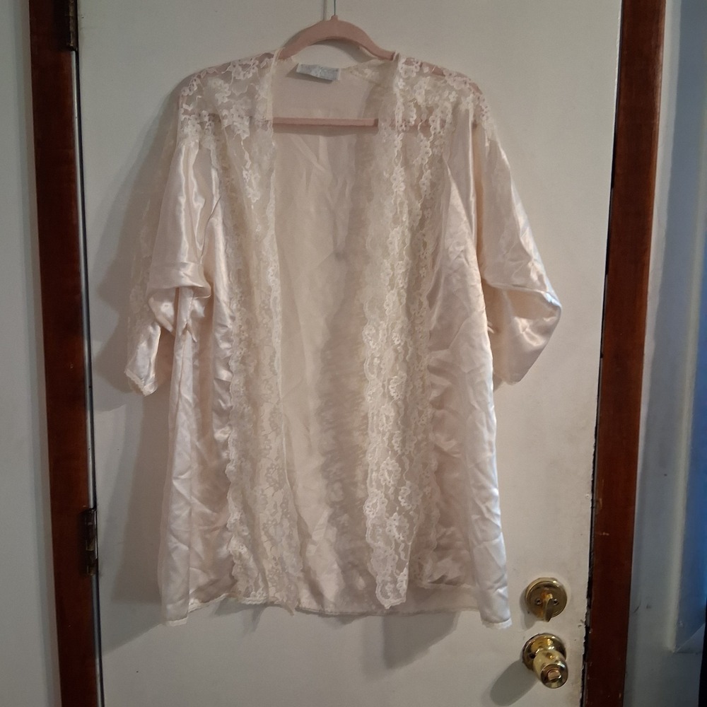 Vintage Val Mode‎ Lingerie Satin Lace Pegnoir Small No Belt